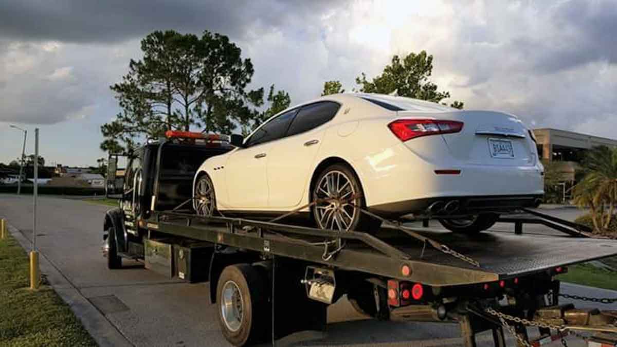 luxury car towing Kissimmee